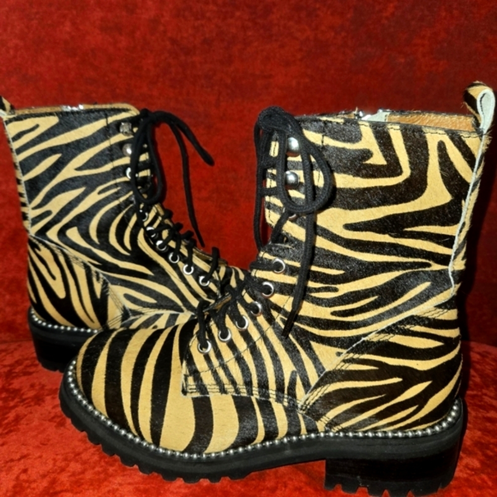 Aqua JAX Tiger Print Studded Combat Boots CowPunk Calfhair Chunky NWOT SEE SOLES - Picture 6 of 11